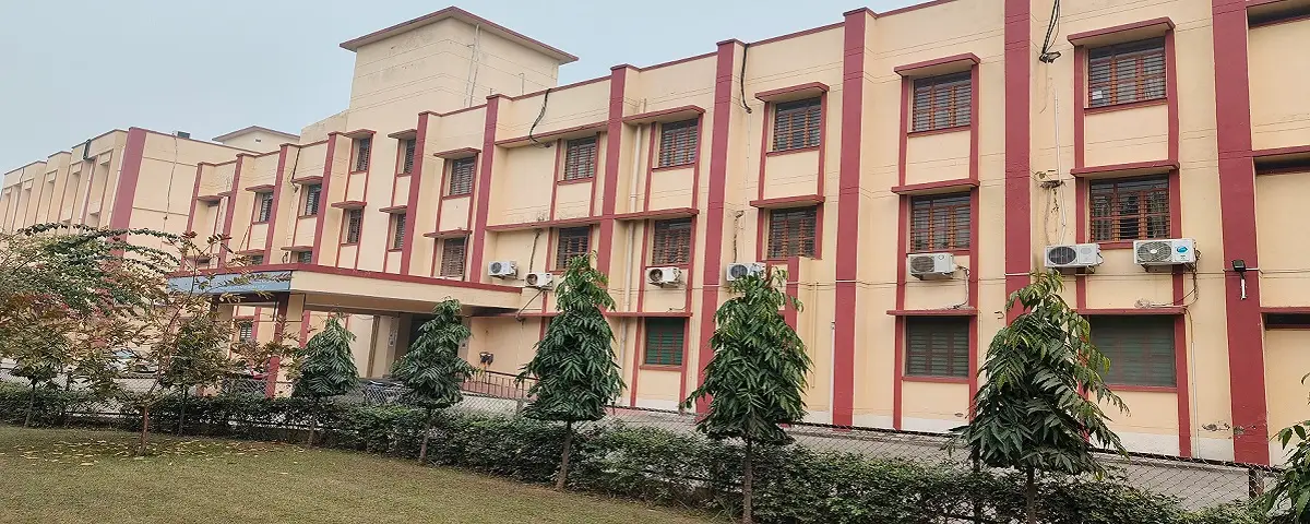 Construction of one new classroom/conference room of capacity 150 seating and creation of office spaces for faculties in the top floor of LT2 building